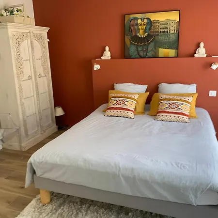 Terracotta Homestay *